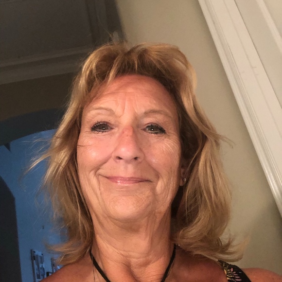 Meet your Posher, Dawn - Picture 1 of 1